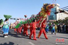 浙江舟山定海举行民间民俗巡游大